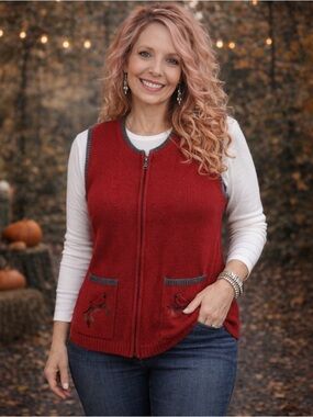 NORTHERN Reflections Red grandma vest embroidered Cardinal birds on pockets